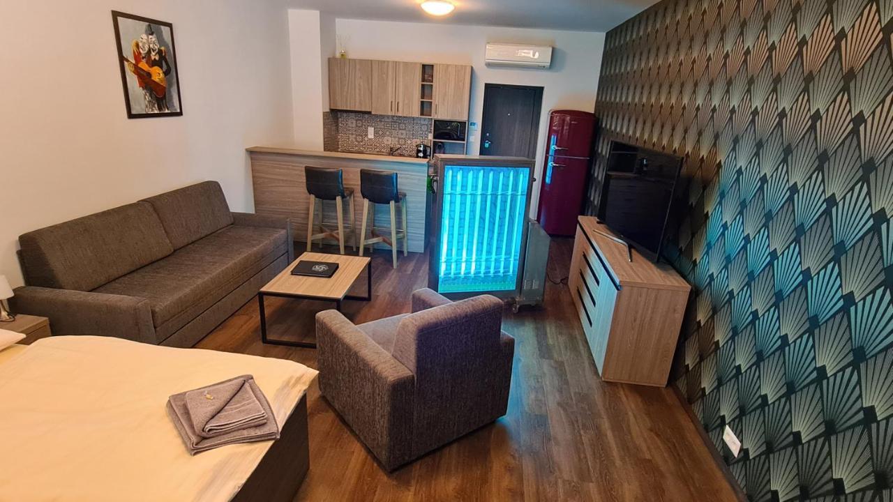 Barok Hotel And Apartments Bratislava Bagian luar foto