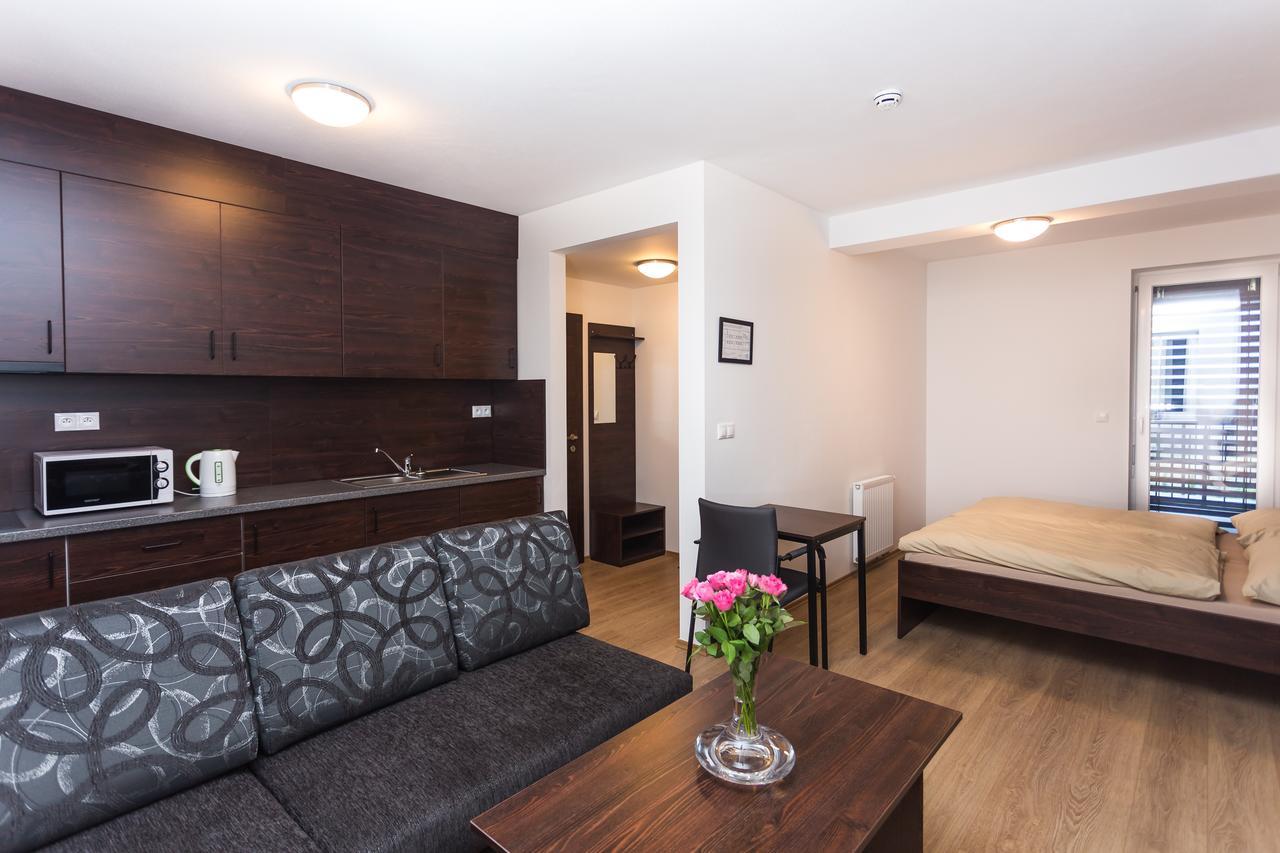 Barok Hotel And Apartments Bratislava Bagian luar foto