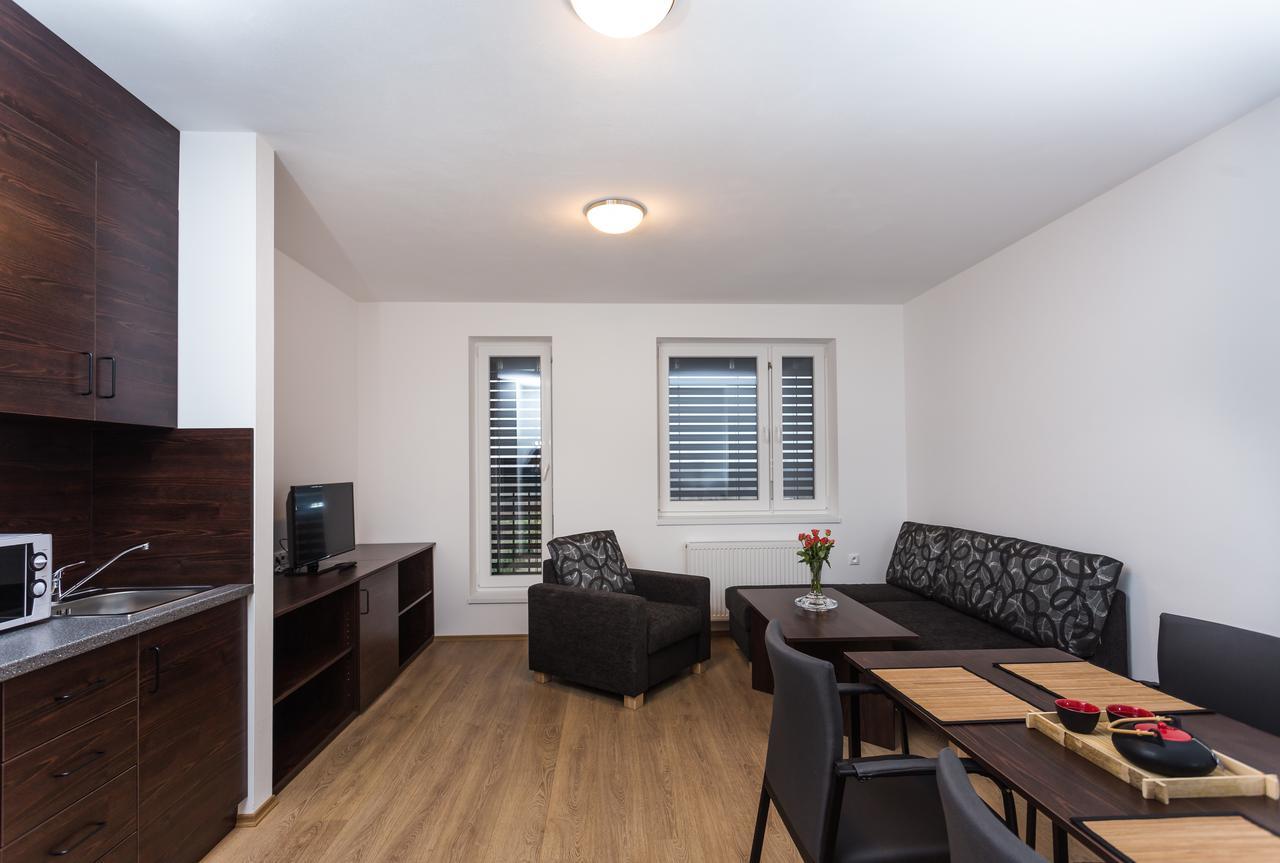 Barok Hotel And Apartments Bratislava Bagian luar foto