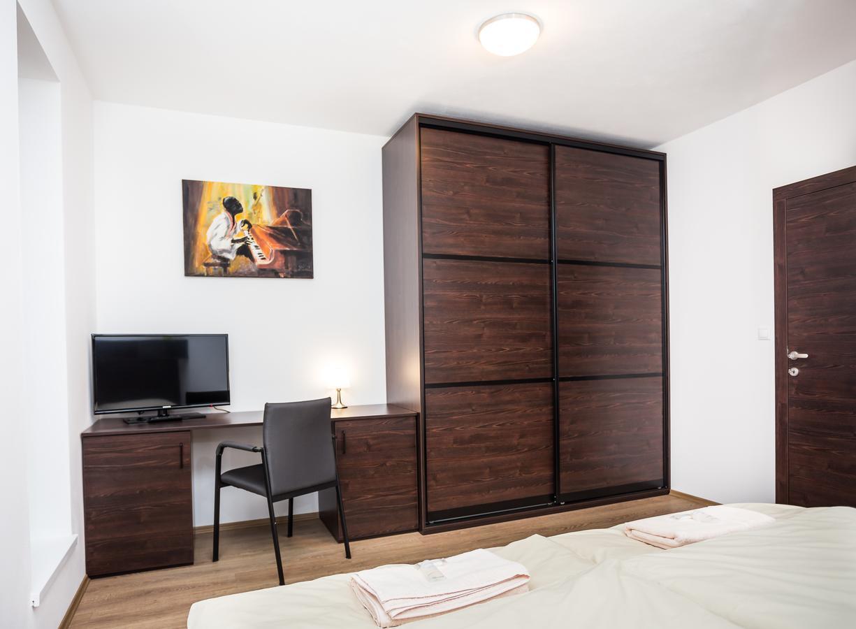 Barok Hotel And Apartments Bratislava Bagian luar foto