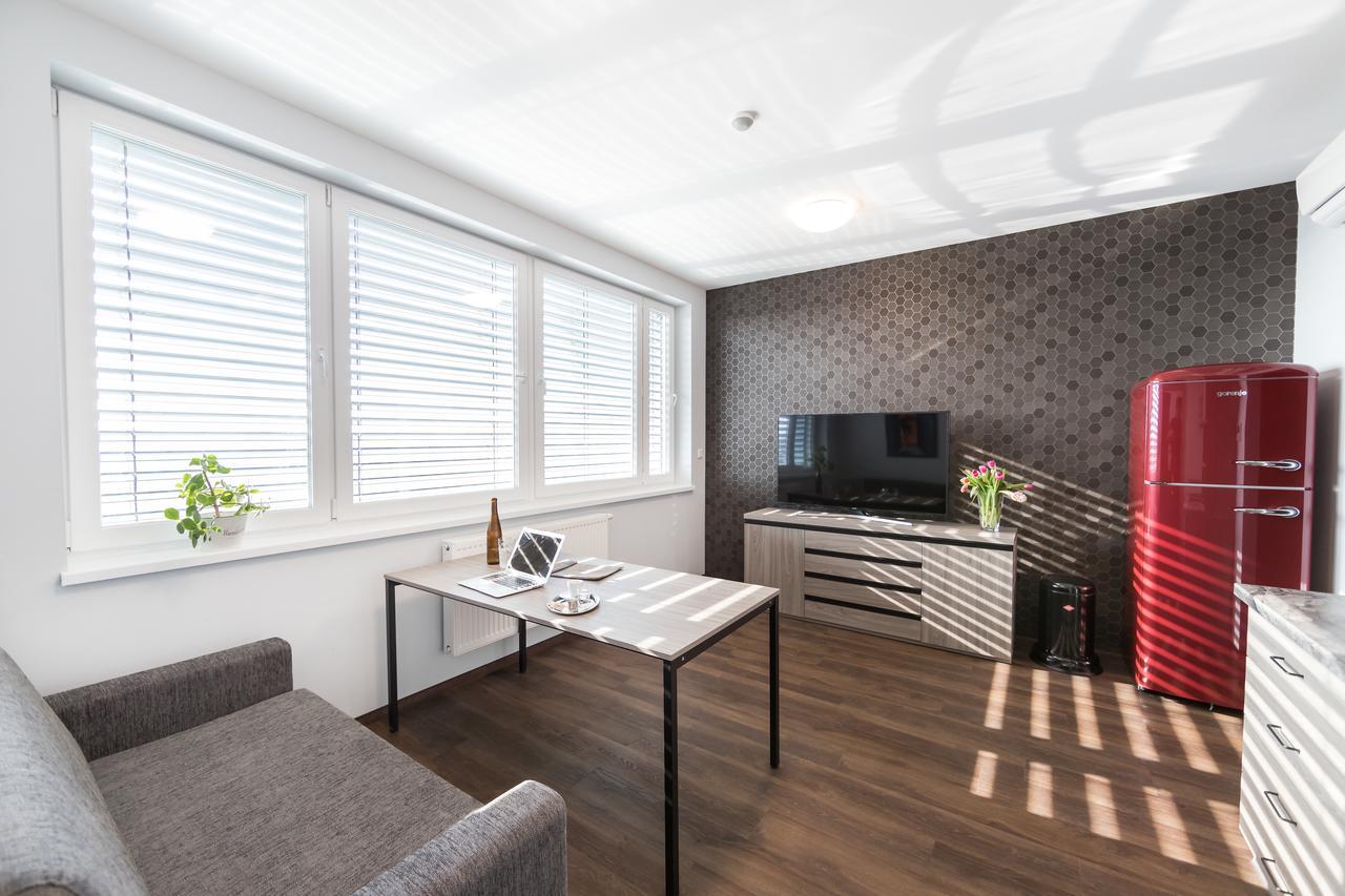 Barok Hotel And Apartments Bratislava Bagian luar foto