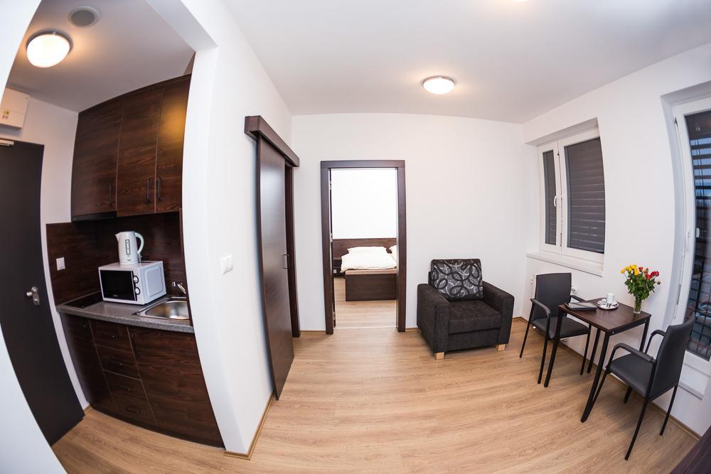 Barok Hotel And Apartments Bratislava Bagian luar foto