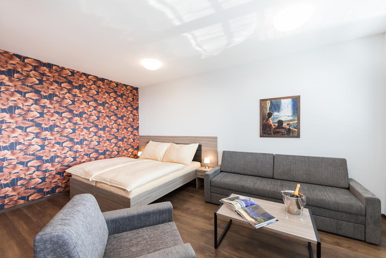 Barok Hotel And Apartments Bratislava Bagian luar foto