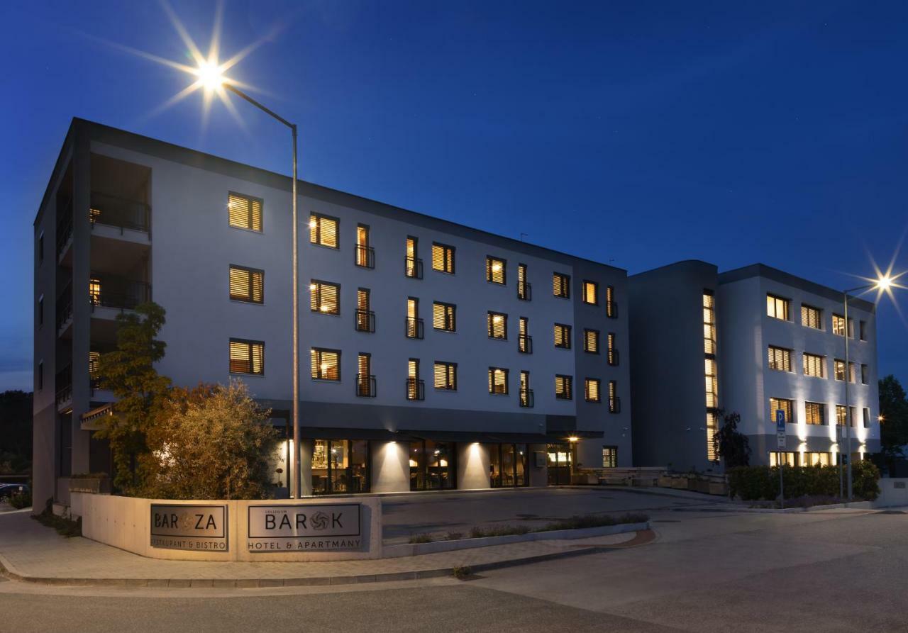 Barok Hotel And Apartments Bratislava Bagian luar foto